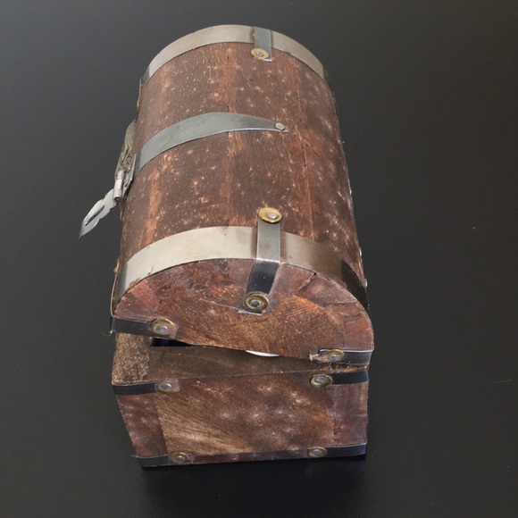 Storage chest - Picture 3 of 5